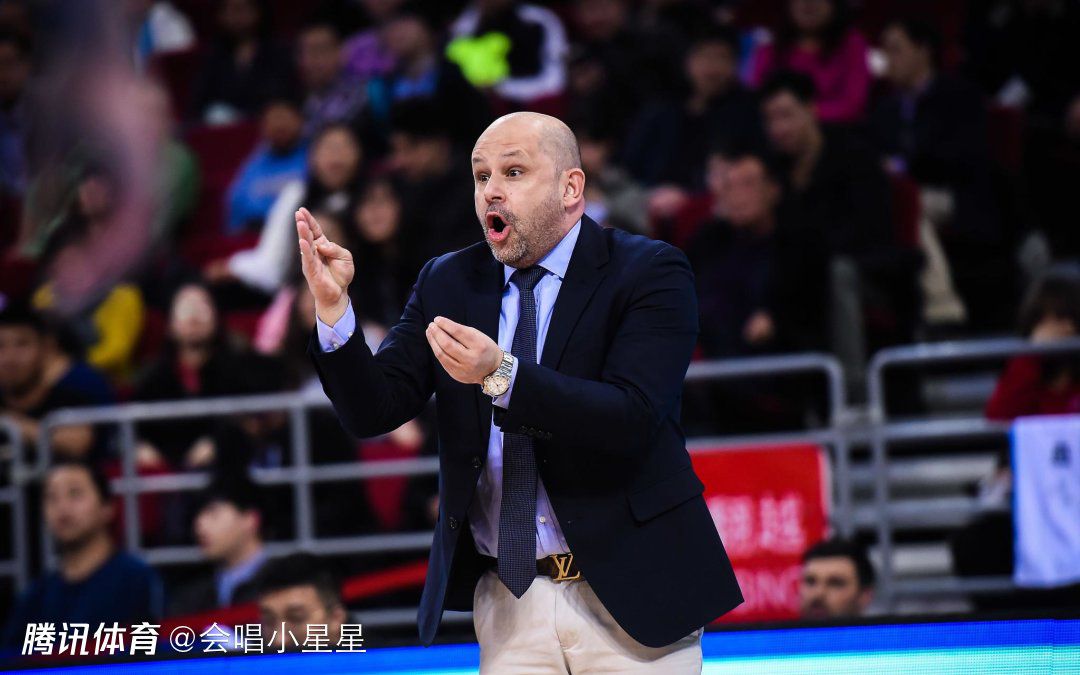 意甲解析：尤文图斯vs罗马时间：2023-12-313:45星期日尤文图斯目前以12胜4平1负的战绩排名意甲第2名位置，与榜首有4分之差，有机会去冲击冠军，战意不低。